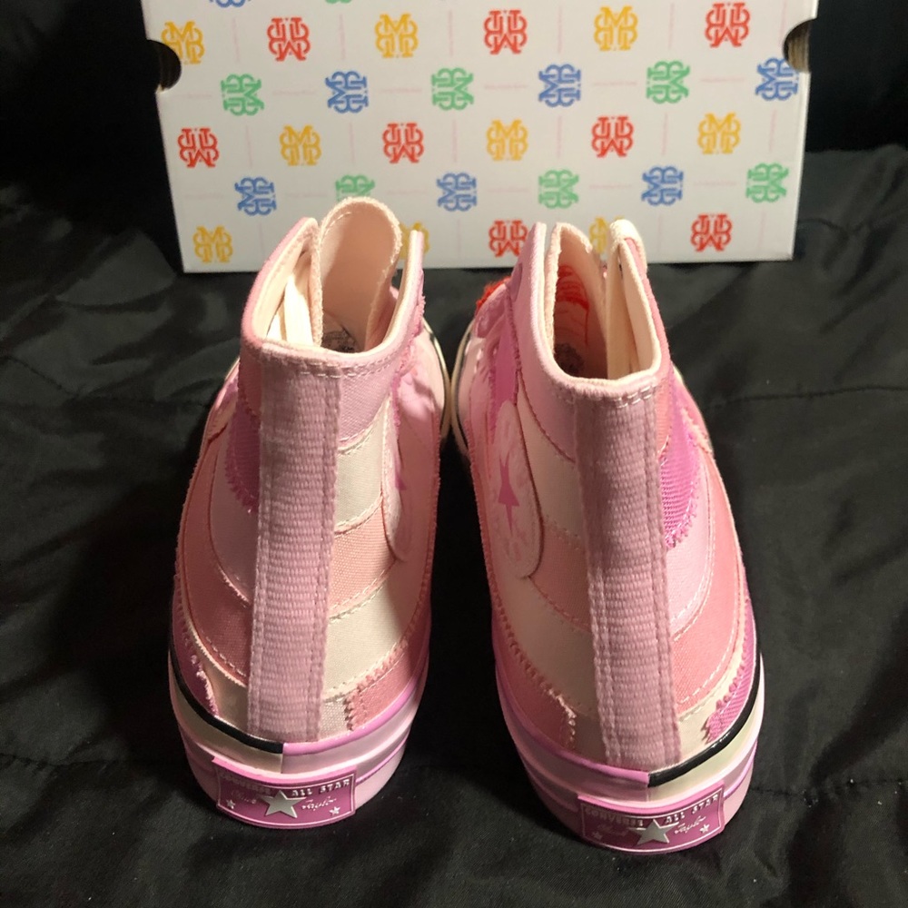 Converse - Picture 2 of 4